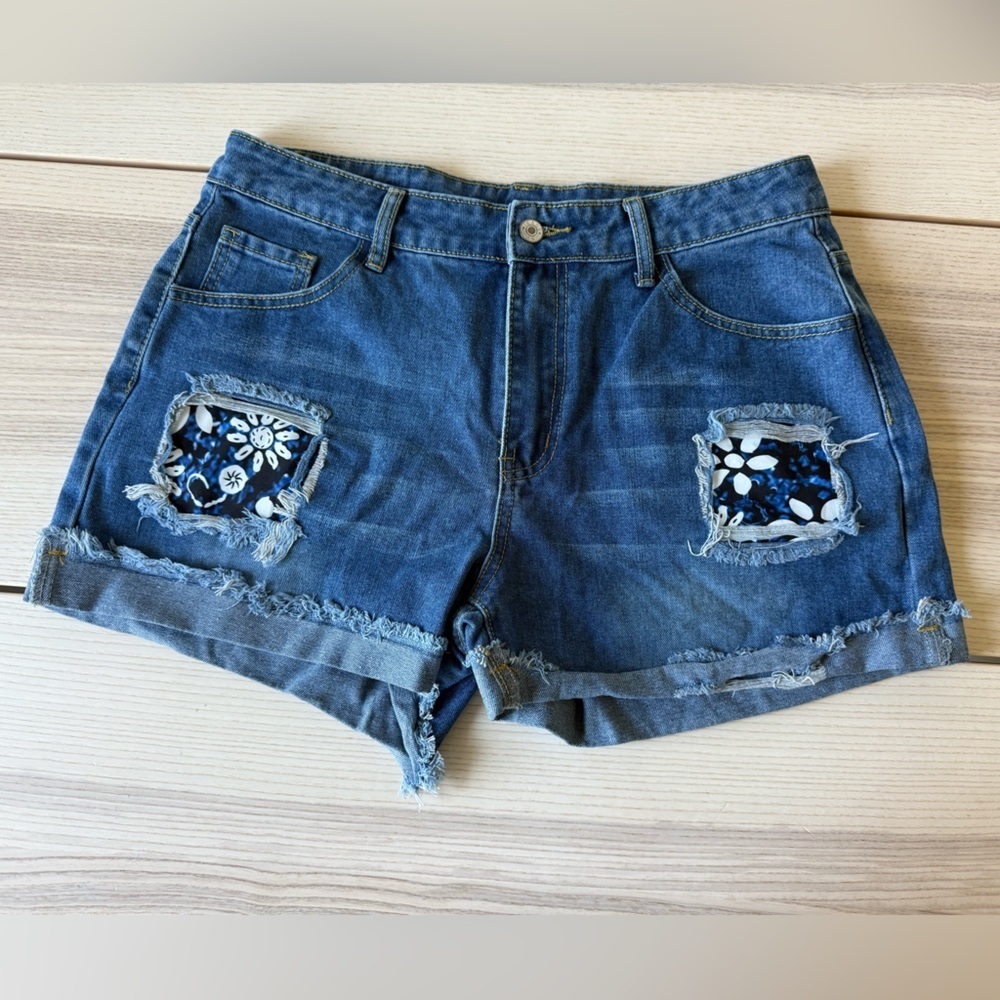 Stylish Blue Denim Shorts with Floral Accents size L